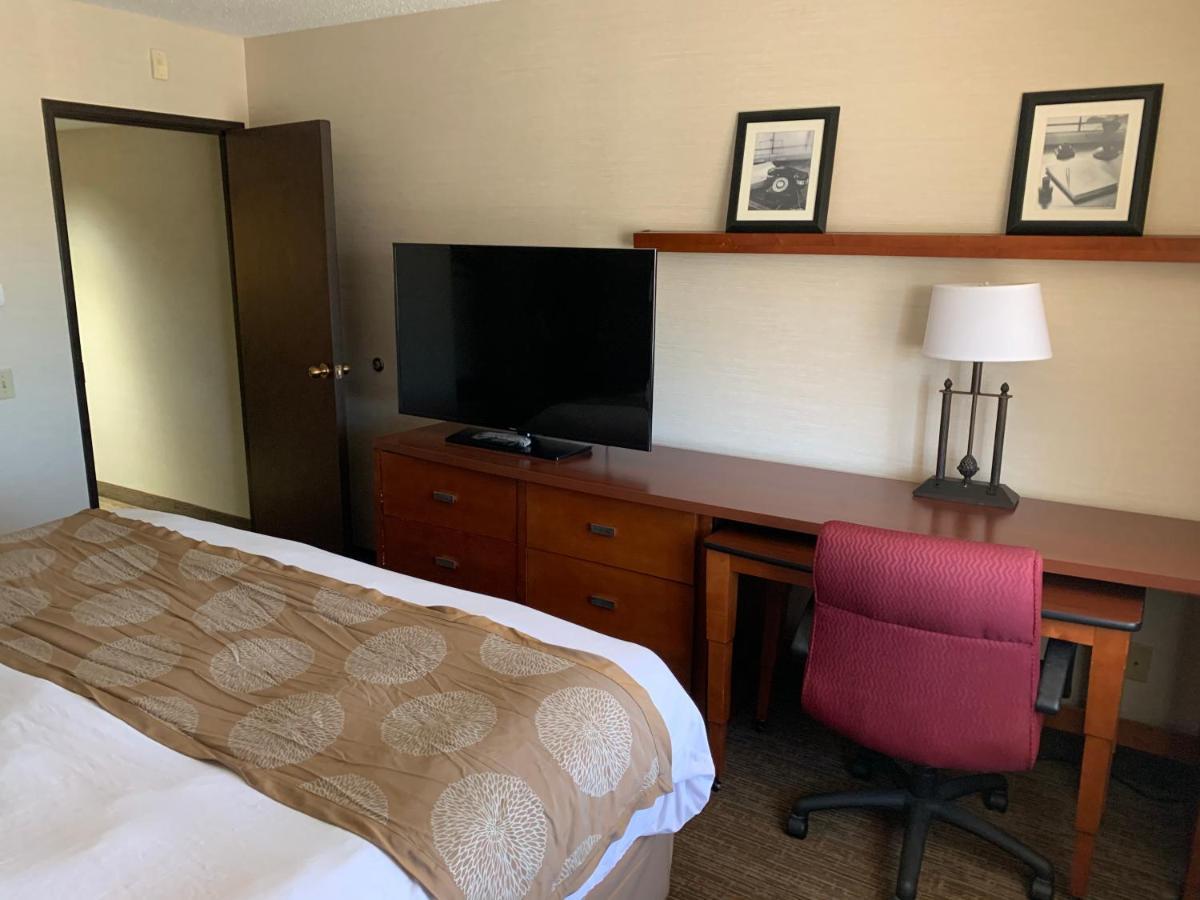 Radisson Hotel Detroit-فارمنجتون هيلز المظهر الخارجي الصورة