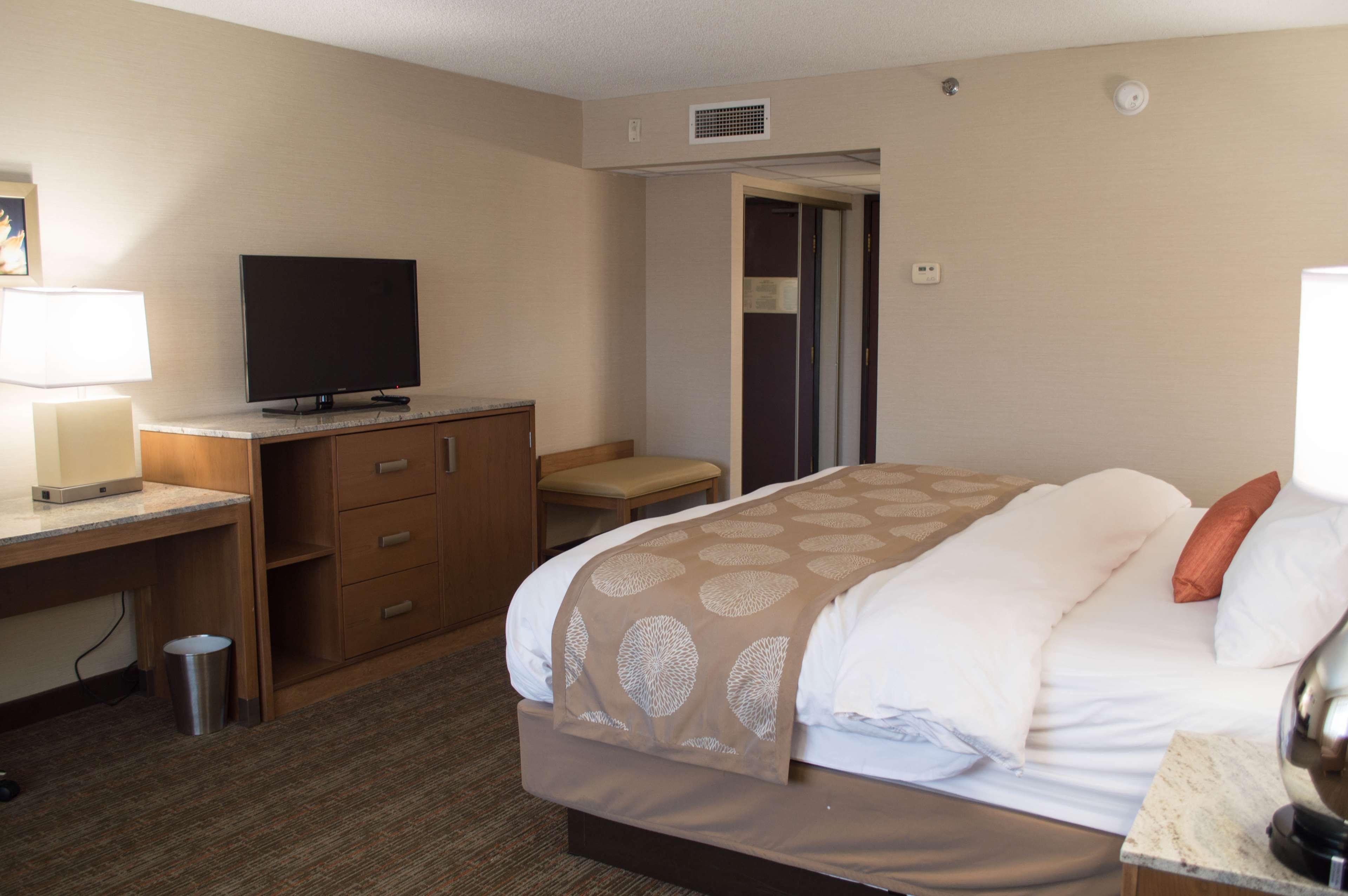 Radisson Hotel Detroit-فارمنجتون هيلز المظهر الخارجي الصورة
