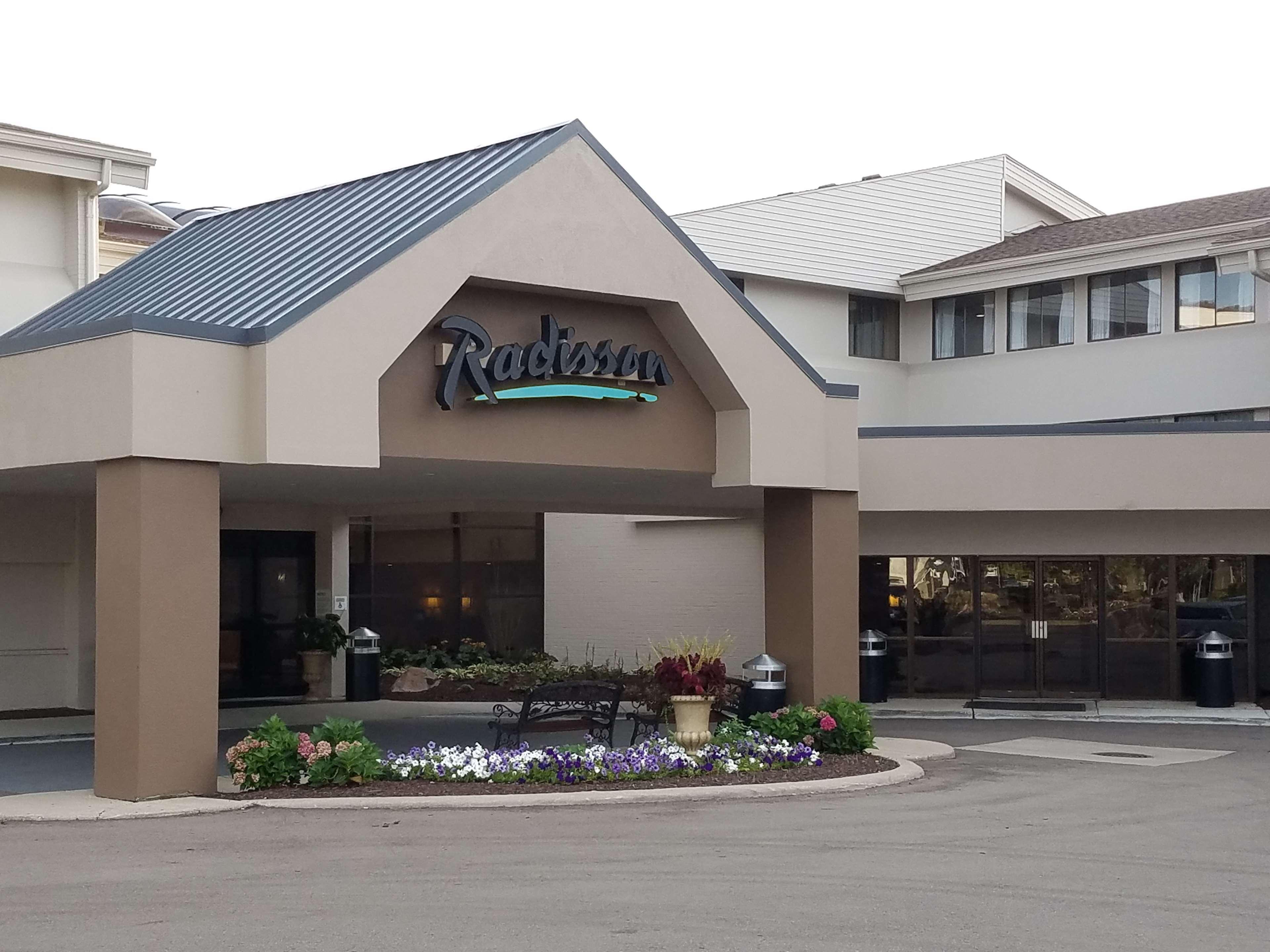Radisson Hotel Detroit-فارمنجتون هيلز المظهر الخارجي الصورة