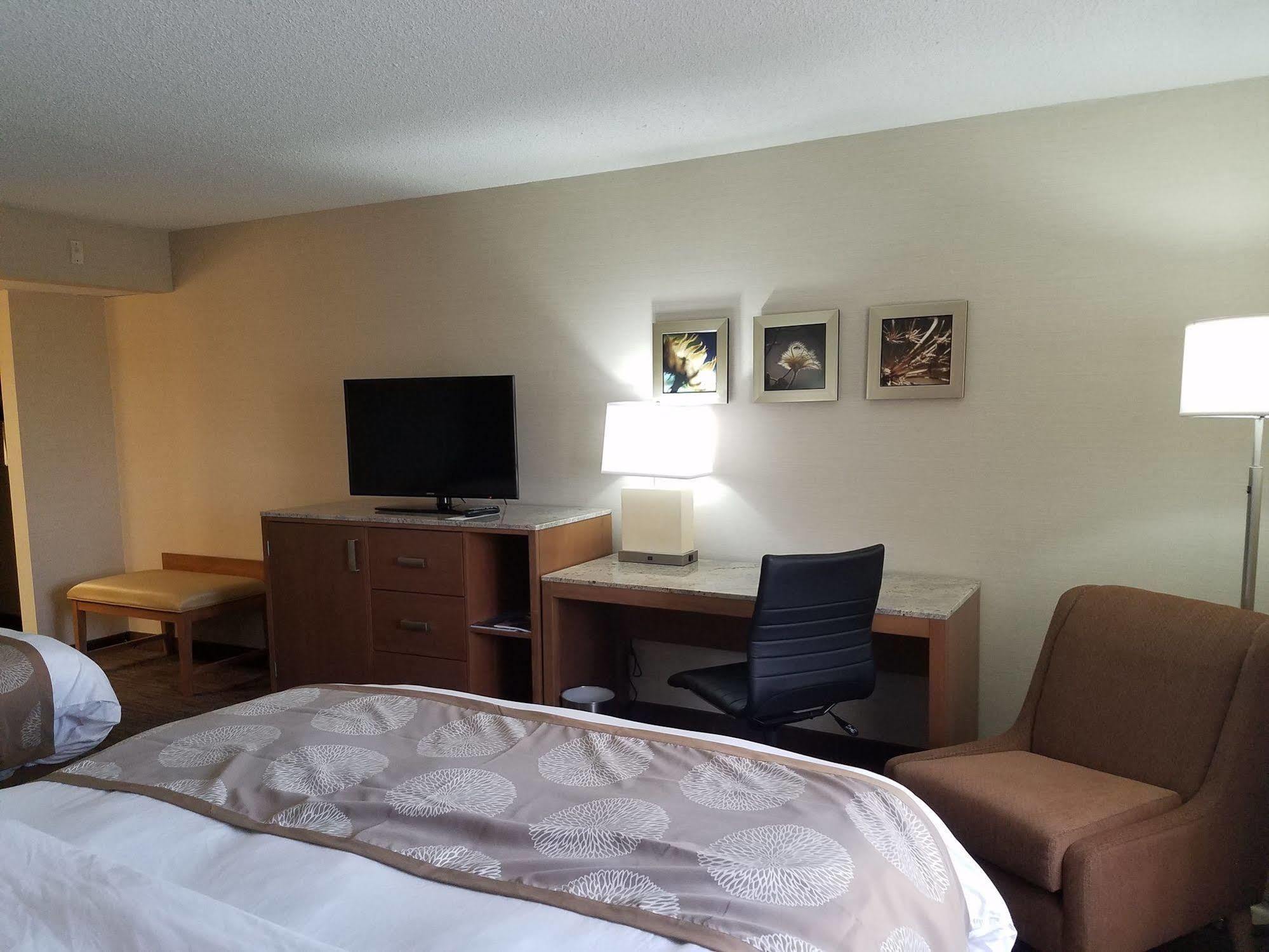 Radisson Hotel Detroit-فارمنجتون هيلز المظهر الخارجي الصورة