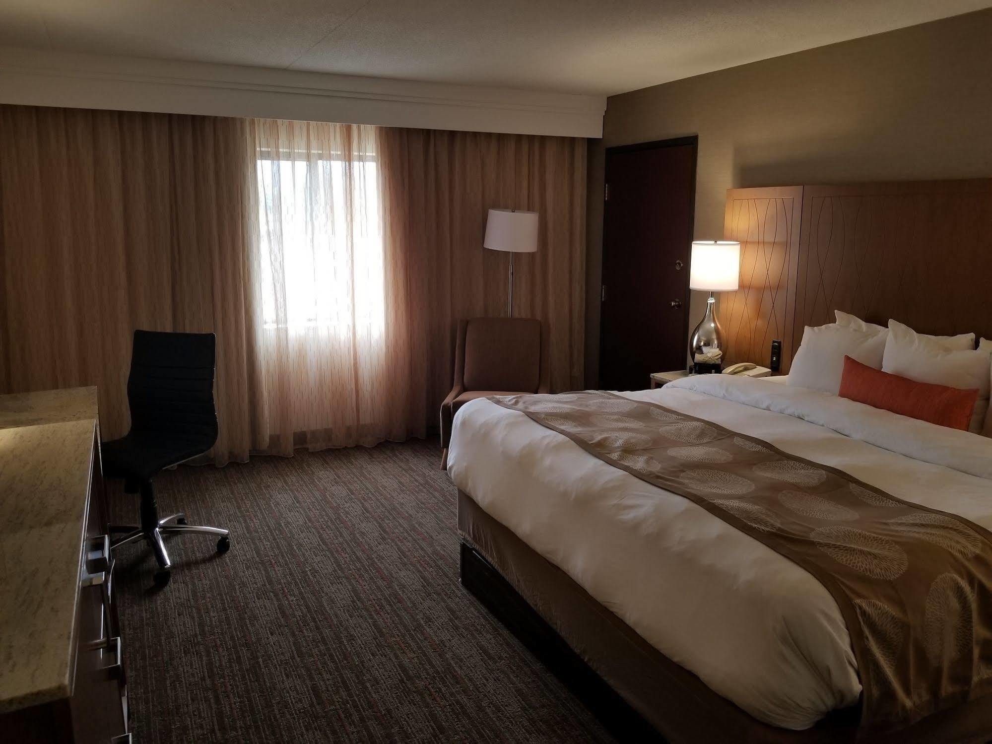 Radisson Hotel Detroit-فارمنجتون هيلز المظهر الخارجي الصورة